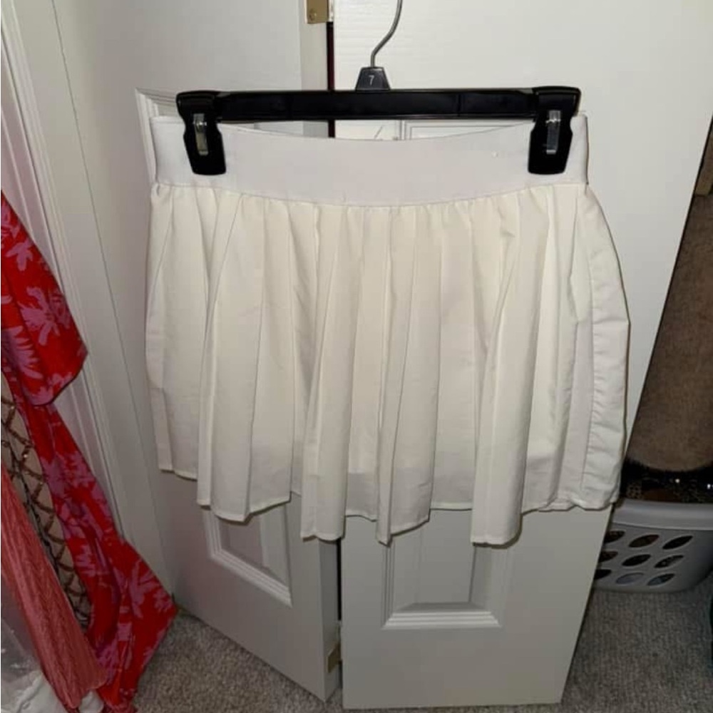 Elegant Cream Pleated Skirt